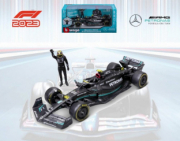 Mercedes W15 avec figurine du pilote  1/24