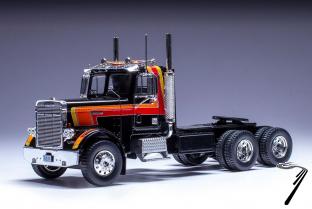 Freightliner . 120 64 T noir 1/43