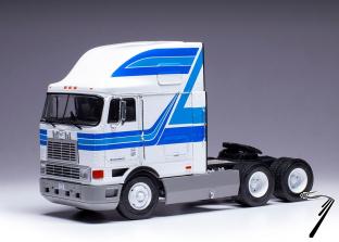 International . Eagle Cabover Blanc / Bleu 1/43