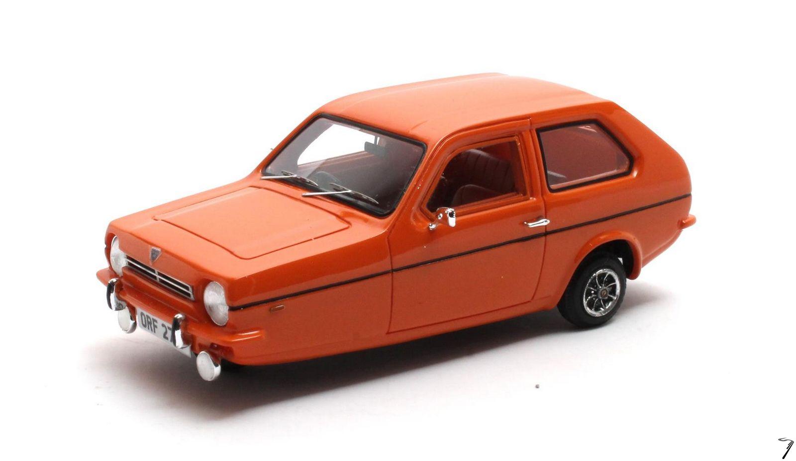 Reliant . Robin Saloon Orange 1/43