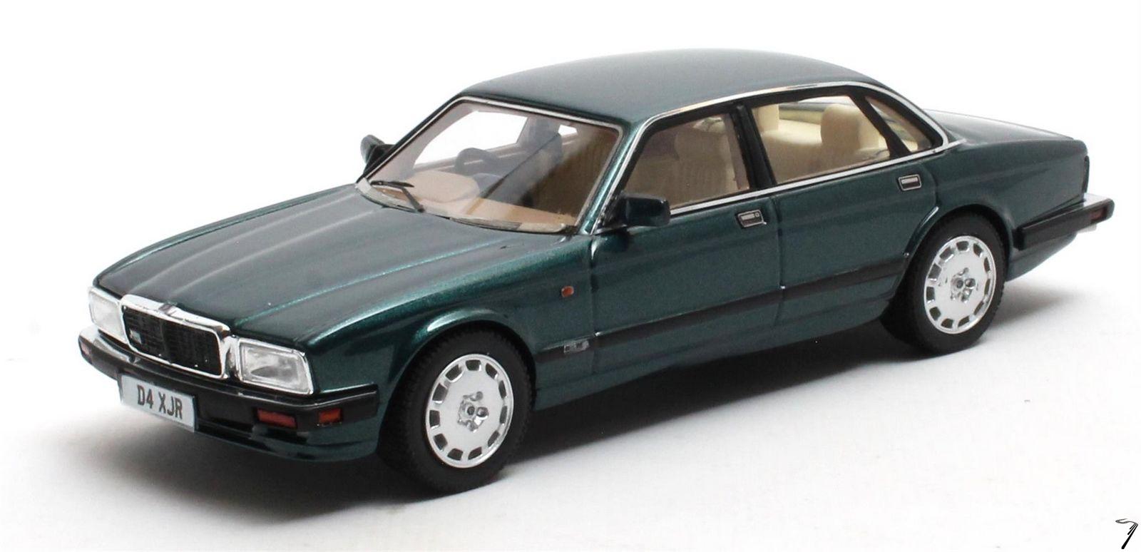 Jaguar XJR (XJ40)  Bleu (XJ40) Bleu 1/43