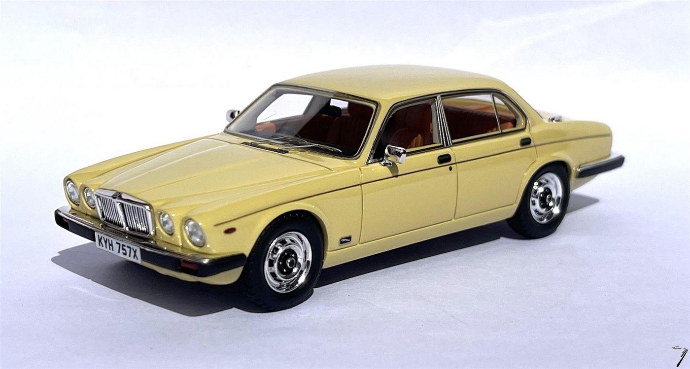 Jaguar XJ6 SIII 4.2 Damson Beige SIII 4.2 Damson Beige 1/43