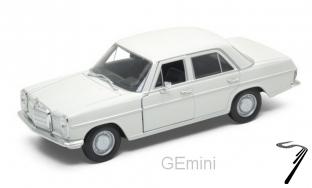 Mercedes . Blanche 1/24